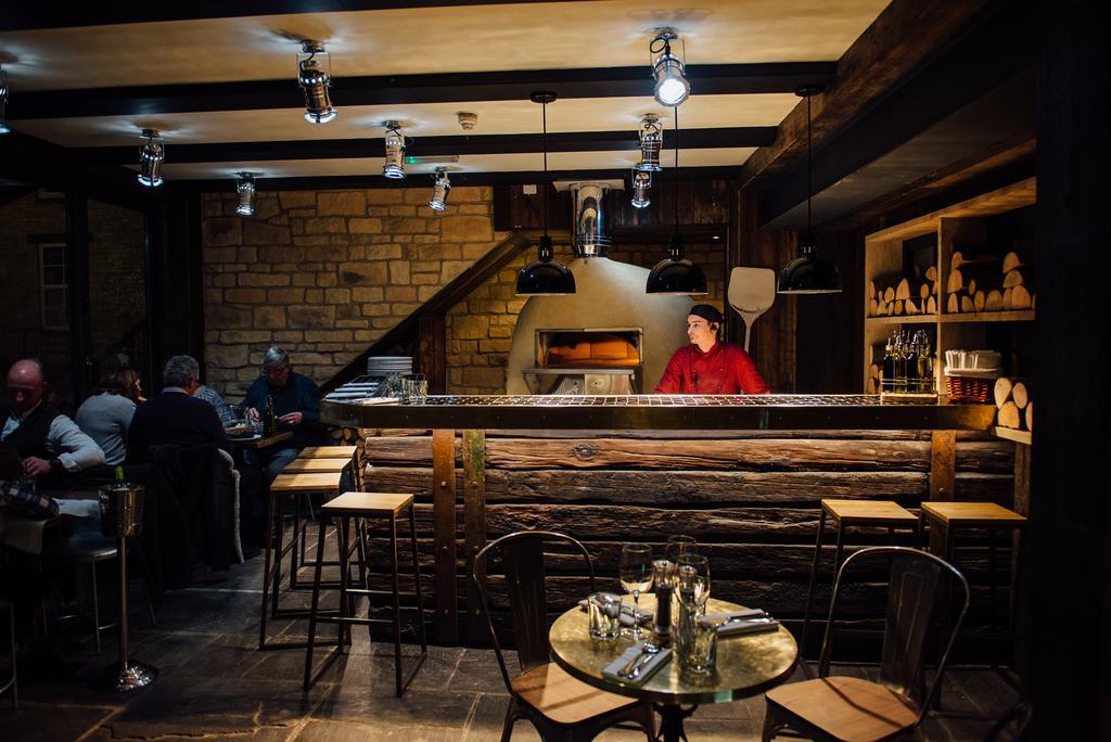 The Blue Boar Witney Exterior foto