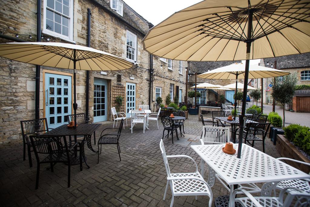 The Blue Boar Witney Exterior foto
