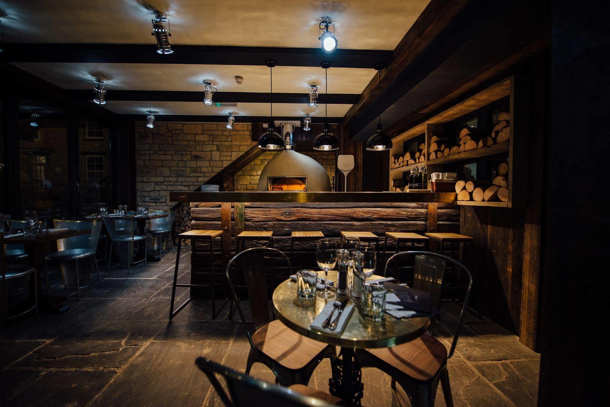 The Blue Boar Witney Exterior foto