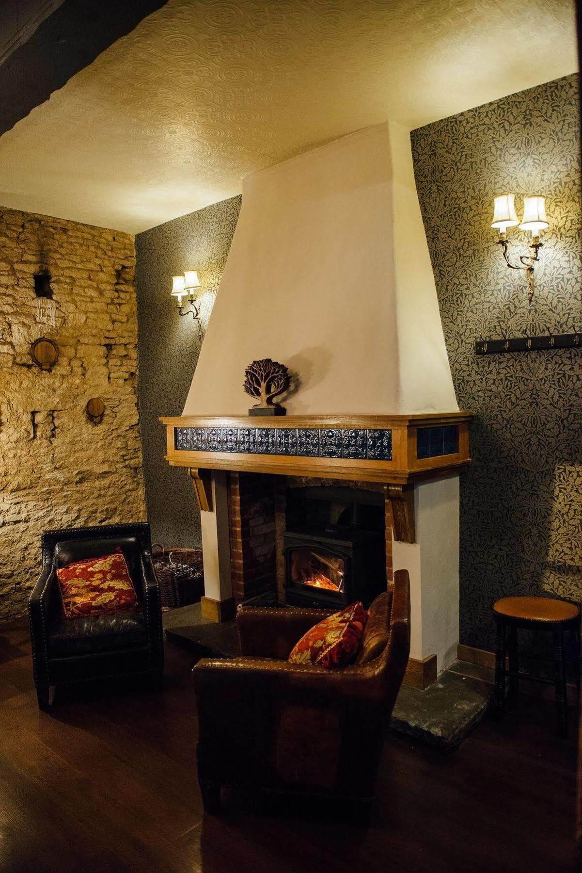 The Blue Boar Witney Exterior foto