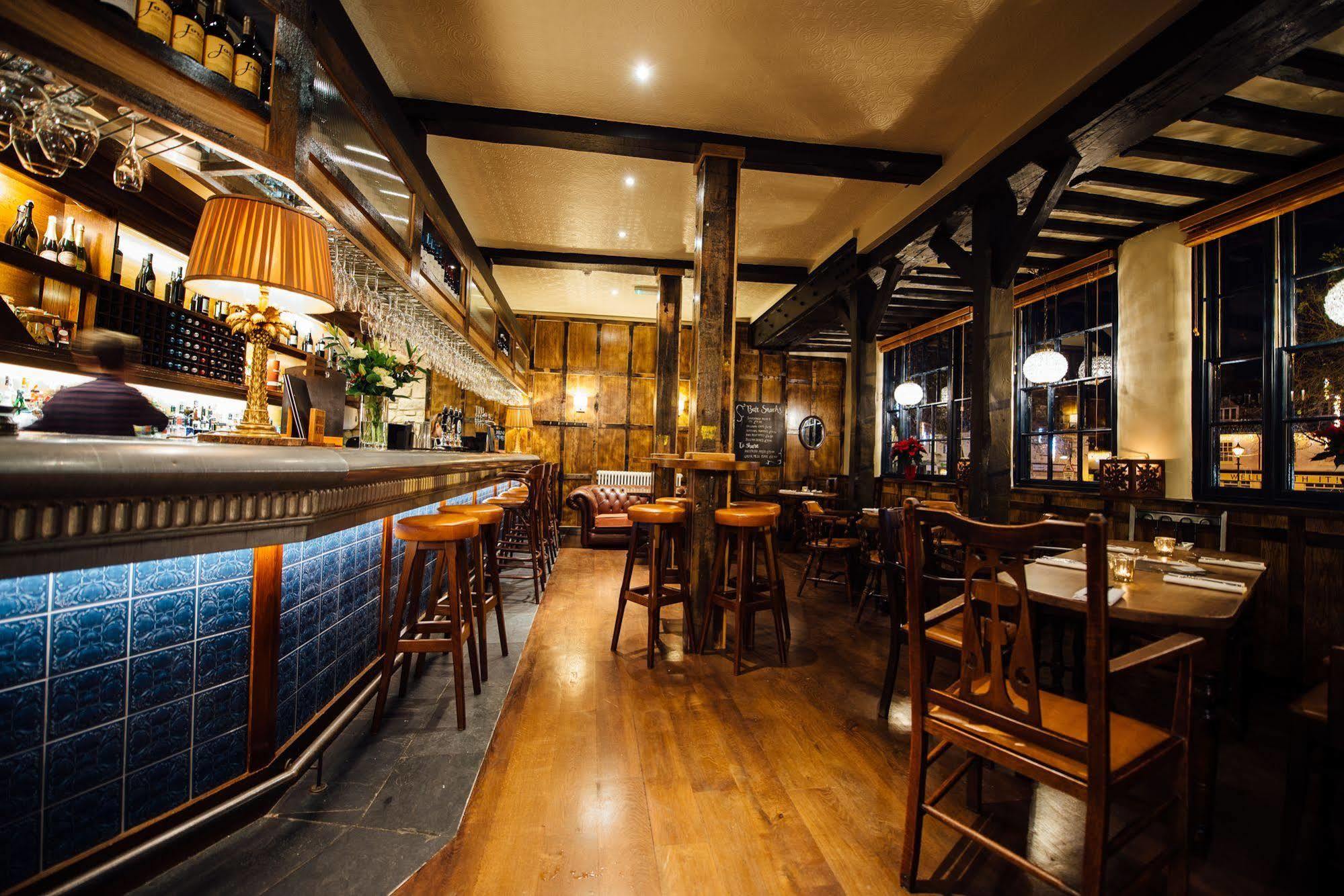 The Blue Boar Witney Exterior foto